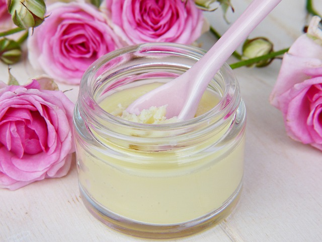 Read more about the article Kosmetyki naturalne – dlaczego warto je stosować?